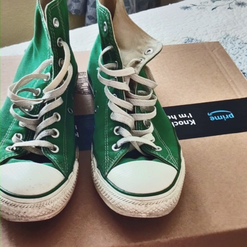 Converse high top tennis shoes green size 10